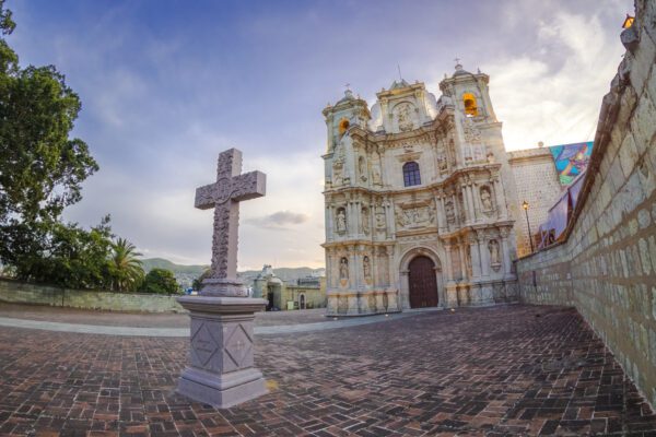 ¿Estás en el centro de Oaxaca? Cinco iglesias que no te puedes perder