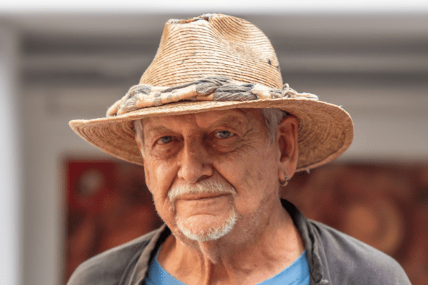 Raúl Herrera, pintor del performance, materia y energía