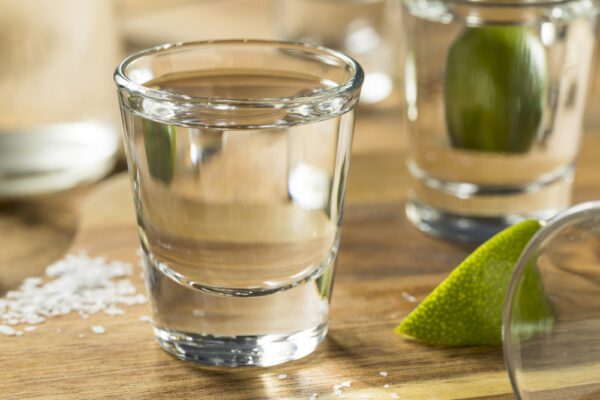 La fama y el agave: 5 marcas de mezcal creadas por famosos Mezcales de famosos