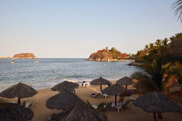Huatulco o Puerto Escondido, cinco diferencias a tener en cuenta Playas de Oaxaca: diferencias entre Huatulco y Puerto Escondido
