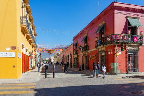 “Aquí a la vuelta”, una forma alternativa de conocer Oaxaca Aquí a la vuelta, turismo alternativo en Oaxaca