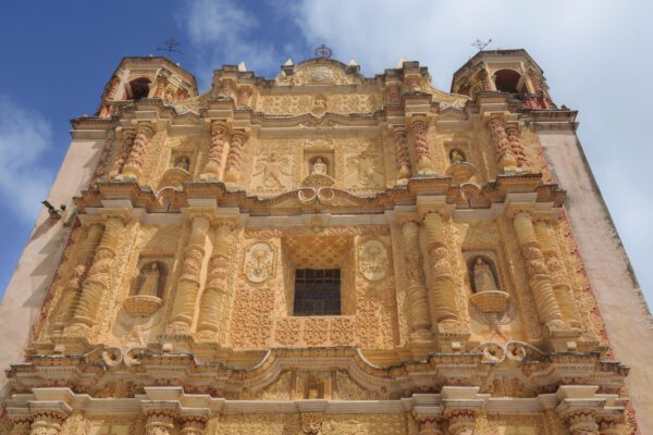 Fundación del virreinato en la Nueva España: ¿una extensión medieval? Virreinato en México. Iglesia de Santo Domingo, Chiapas