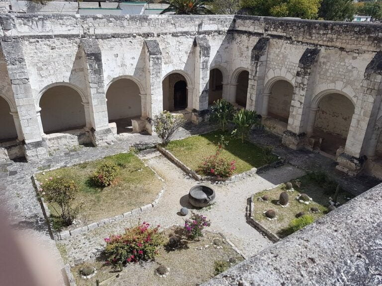 Exconvento de San Juan Bautista Coixtlahuaca, pionero de la arquitectura colonial