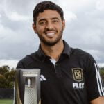 ¡Salud por el futbol! Carlos Vela presenta botella de Tequila 1800