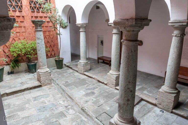 .Gráfica femenina llega al Museo de las Culturas de Oaxaca