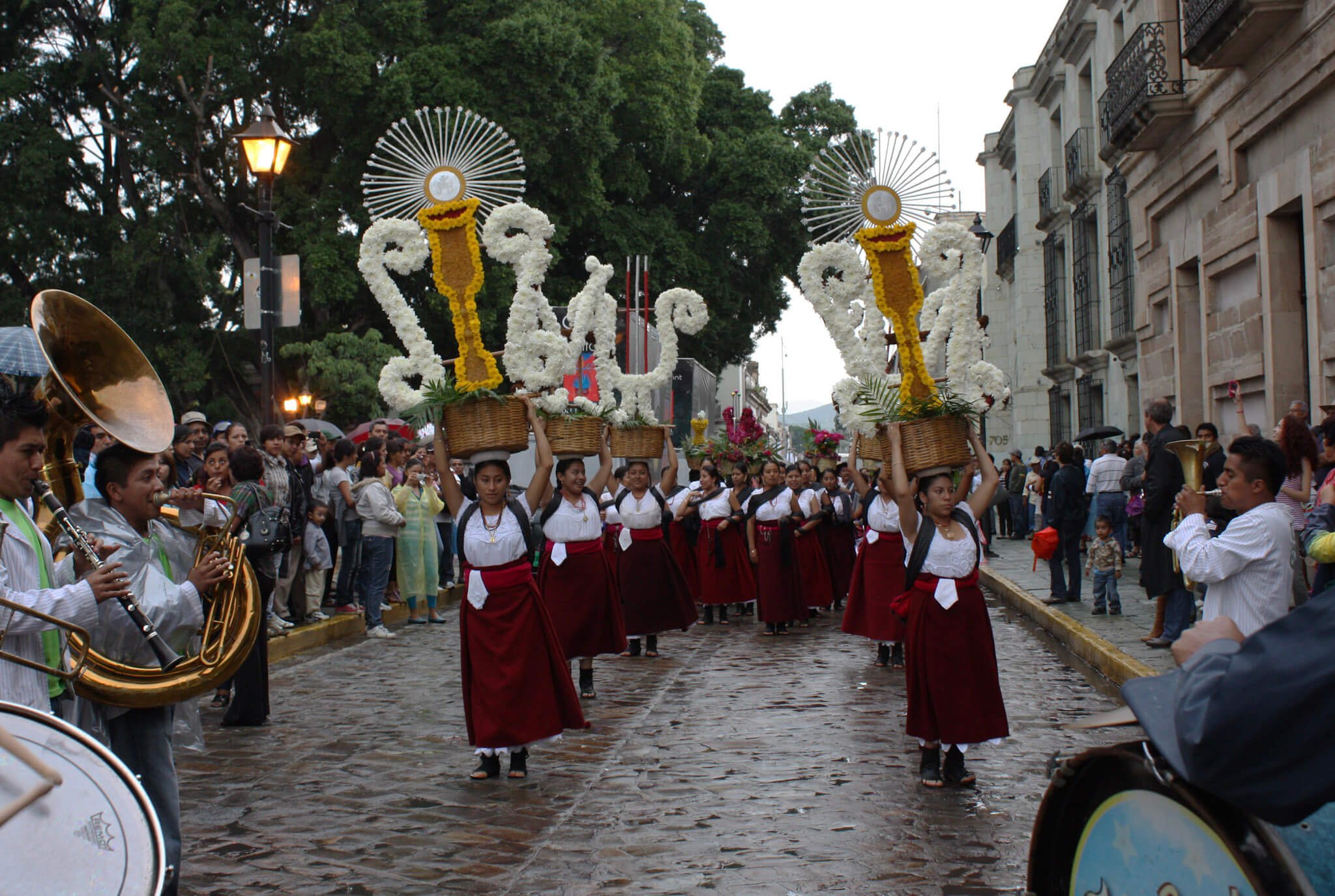 Tunden a SECTUR-Oaxaca por dar capacitación "al estilo Disney"