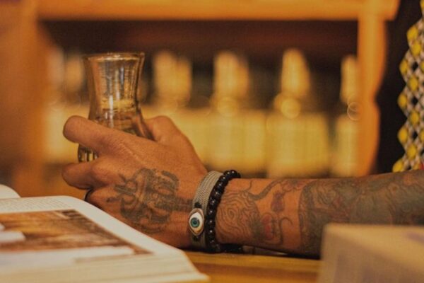 Mezcalería Cuish, un lugar de creación para poetas y artistas en Oaxaca Mezcalería Cuish en Oaxaca, un lugar de creación.