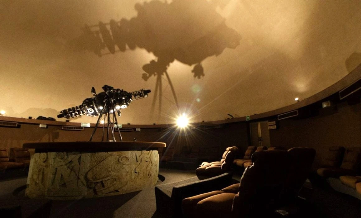 Sala principal del Planetario Nundehui en Oaxaca.