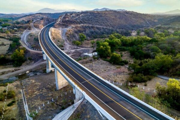 Inauguran Carretera que conectará a Oaxaca con Puerto Escondido