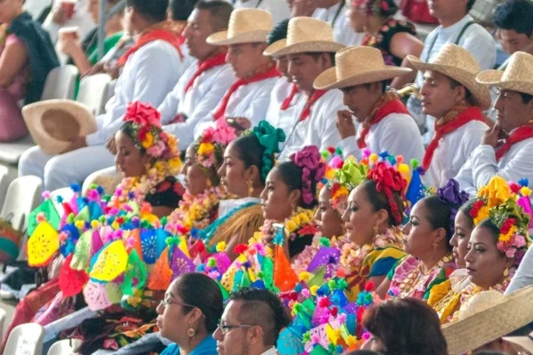 Selección de delegaciones de la Guelaguetza 2024.