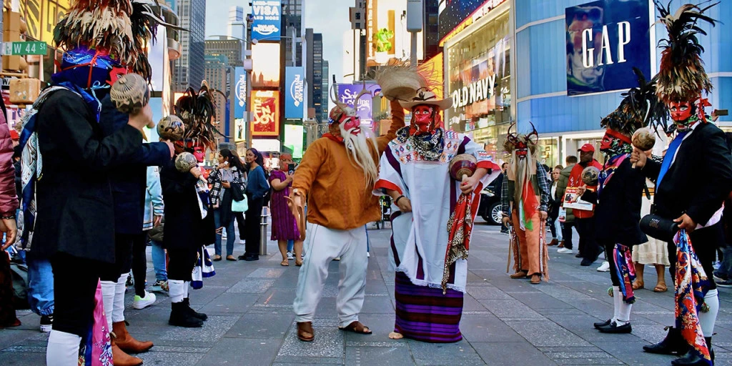 Presentan danzas de Oaxaca en Times Square.