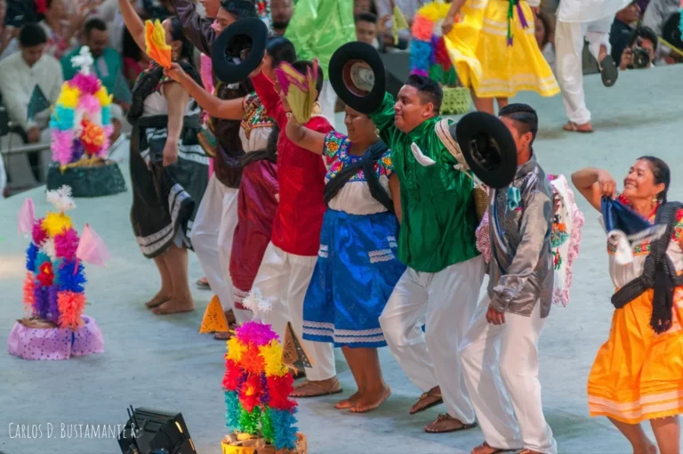 Expresiones culturales de la Guelaguetza 2024