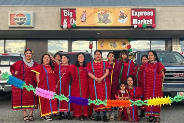 Salsa Oaxaqueña, el restaurante triqui que triunfa en Alaska Caso de exitosos emprendedores oaxaqueños: Restaurante Salsa Oaxaqueña en Alaska.